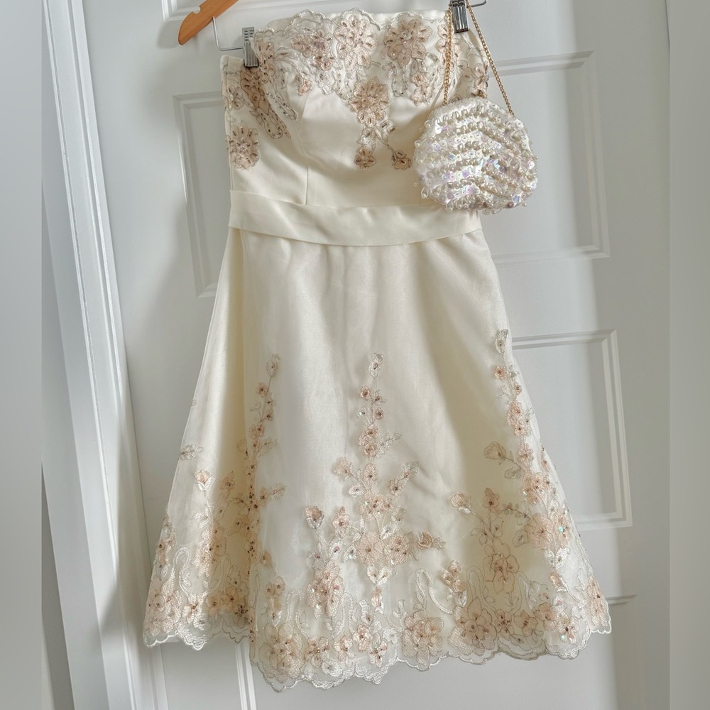 Cream Floral Embroidered Lace Mini Bridal Dress